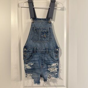 American Eagle 90s boyfriend style short alls.